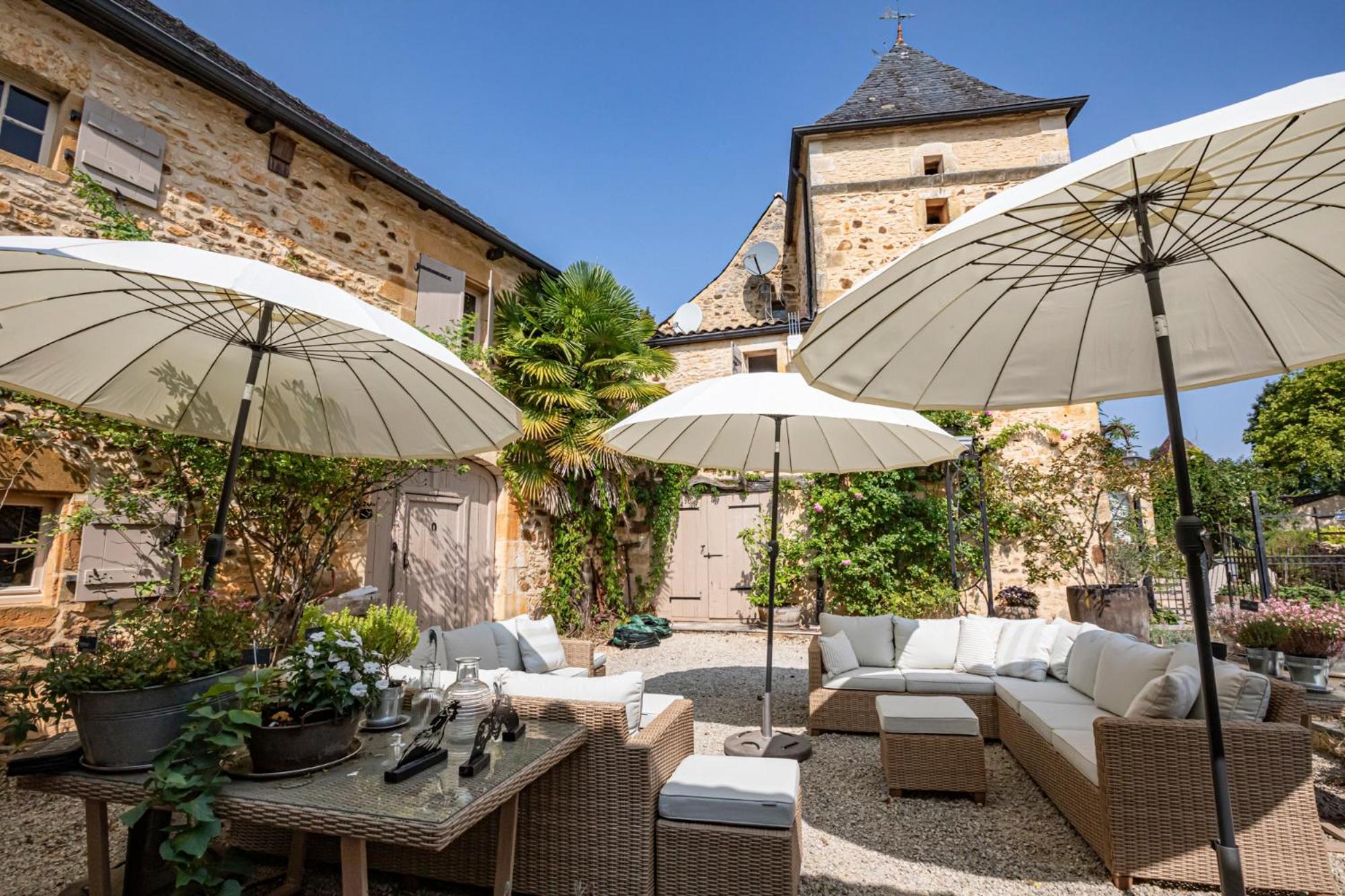 Lo Petit Cretsou Bed & Breakfast Simeyrols Bagian luar foto