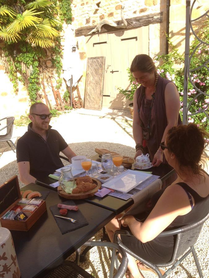 Lo Petit Cretsou Bed & Breakfast Simeyrols Bagian luar foto